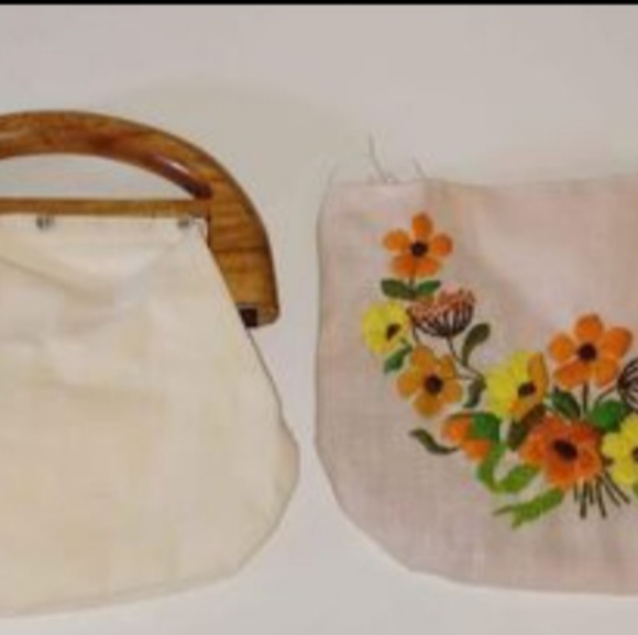 VTG BOHO Embroidered 70s handmade bag with wooden handles - Picture 5 of 8